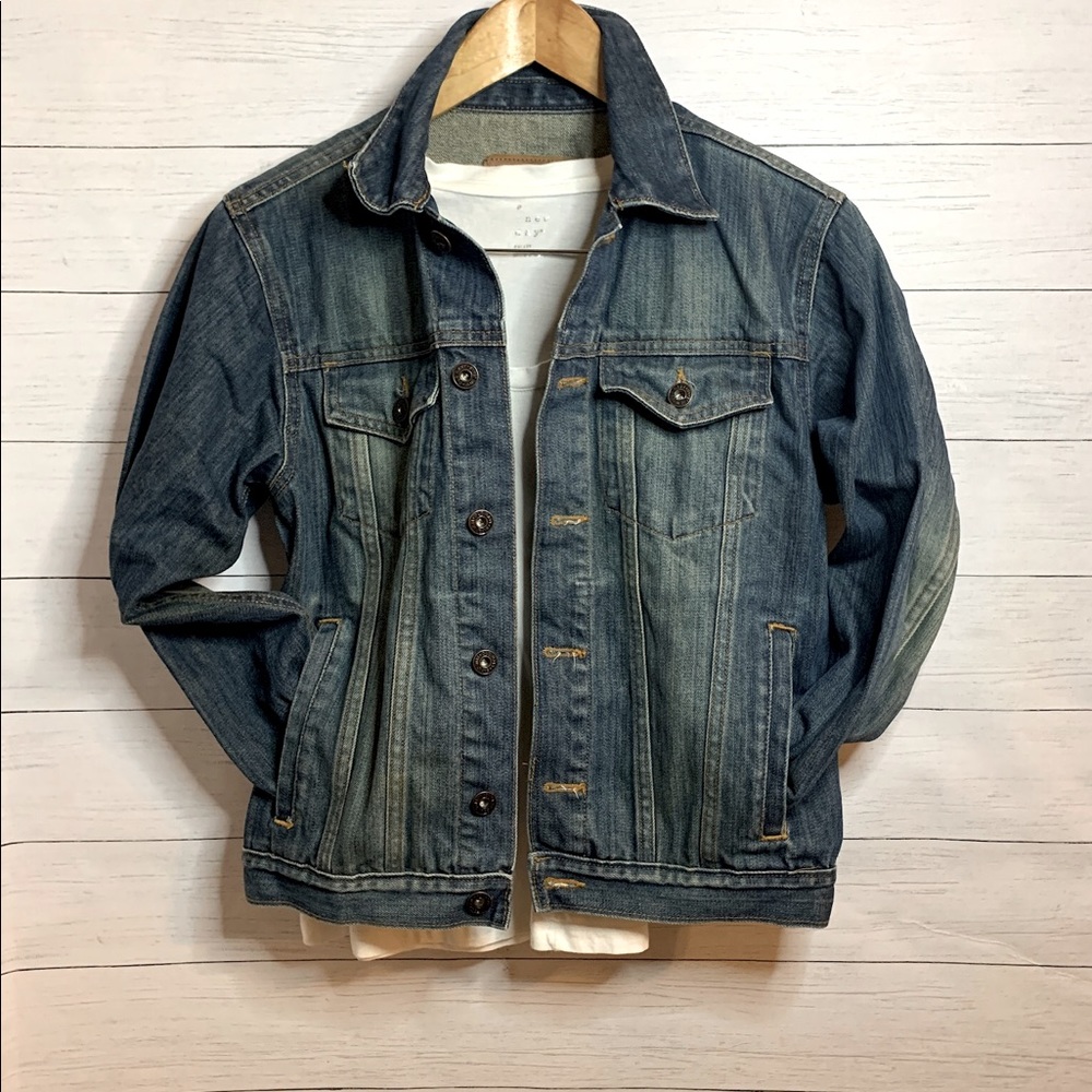 Faded Denim / Jean Jacket